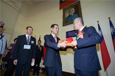 議長、副議長就職宣誓花絮3.jpg