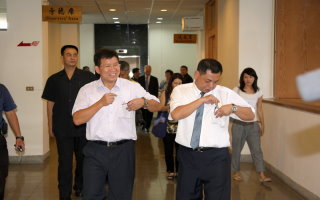 參觀新竹縣議會之各項議事設施5.jpg