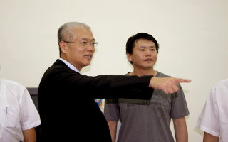 參觀新竹縣議會之各項議事設施8.jpg