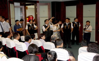 參觀新竹縣議會之各項議事設施12.jpg