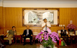 參觀新竹縣議會之各項議事設施2.jpg