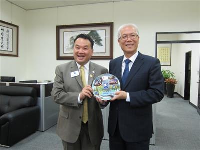 美國庫柏蒂諾姊妹市拜會 謝議長盛情接待5.jpg